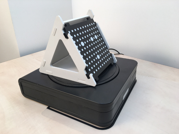 3D сканер Einscan S фото 8 Shining 3D 3D сканер Einscan S — настольный 3D-сканер, ракурс 8