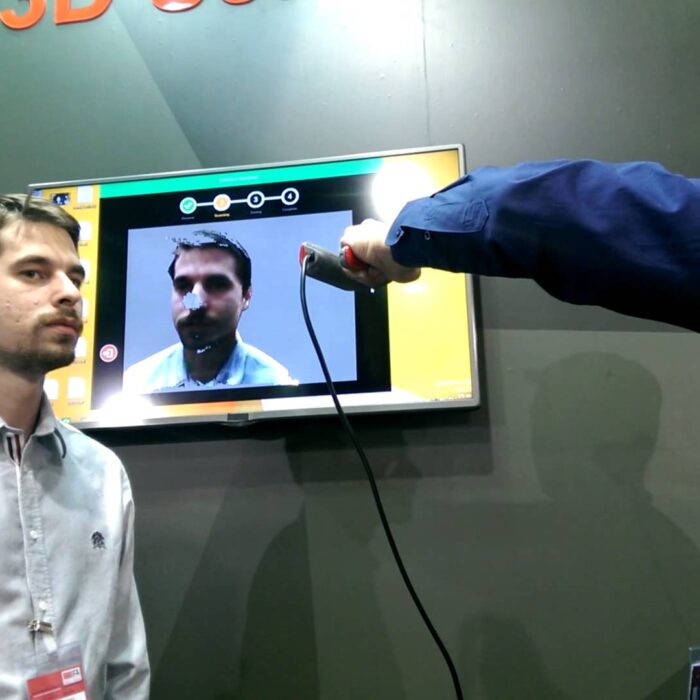 3D сканер XYZ 3D Hand Scanner фото 5 XYZprinting 3D сканер XYZ 3D Hand Scanner — ручной 3D-сканер, ракурс 5