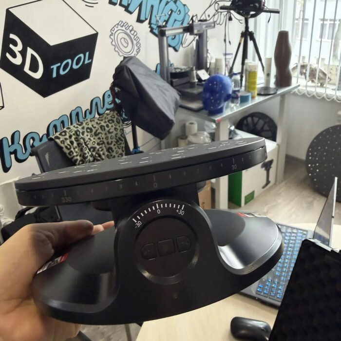 3D сканер Revopoint MetroY Ultra CMM Edition — ручной 3D-сканер, ракурс 5