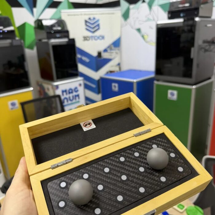 3D сканер Revopoint MetroY Ultra CMM Edition — ручной 3D-сканер, ракурс 7